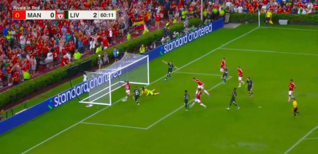 Μάγκας ο Τσιμίκας: Βρήκε μπροστά του τη Γιουνάιτεντ και την… κάρφωσε! (vid)