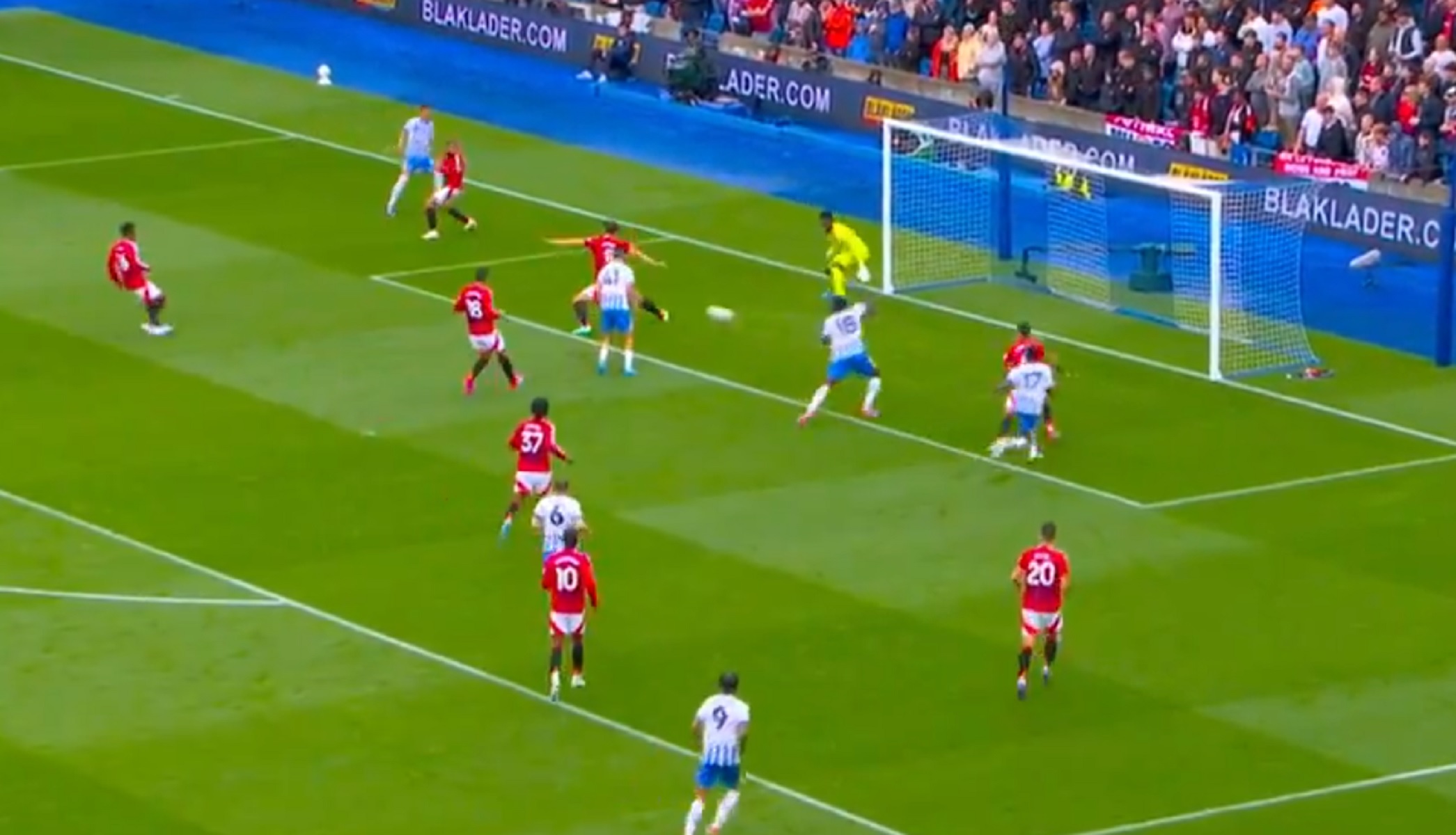 Δεν μάρκαρε άνθρωπος… το άρπαξε η Γιουνάιτεντ (vid)