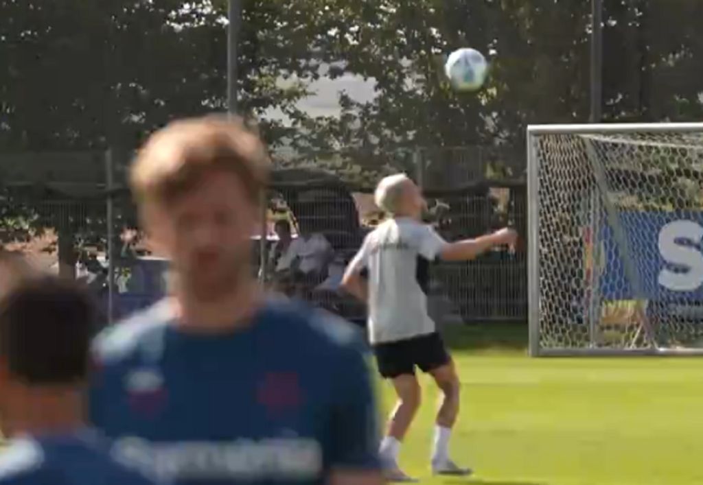 To απίθανο κοντρόλ του Βιρτζ σε μπαλιά του Τσάμπι Αλόνσο (vid)