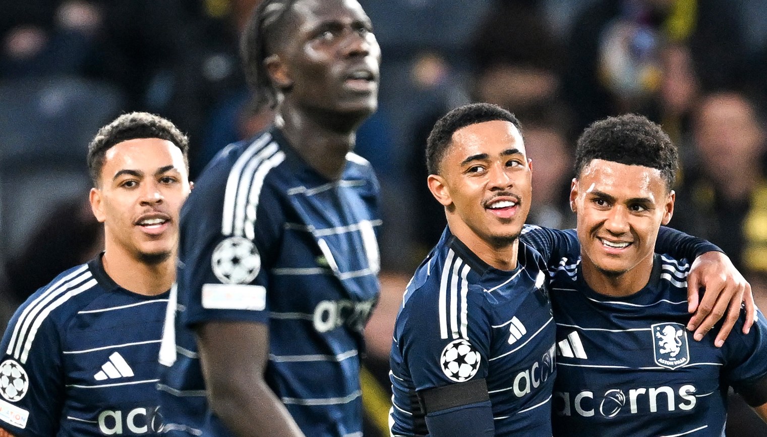 Έρχεται με… φόρα και στην Ευρώπη η Άστον Βίλα! (vids)