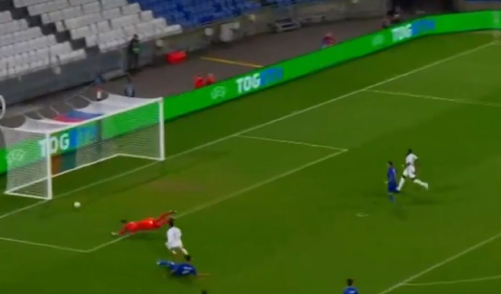 Παρέδωσε στην άμυνα ο Ολυμπιακός και ο Μπενραχμά έκανε το 2-0 για τη Λιόν (vid)