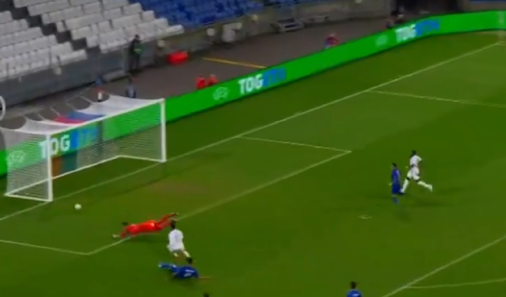 Παρέδωσε στην άμυνα ο Ολυμπιακός και ο Μπενραχμά έκανε το 2-0 για τη Λιόν (vid)