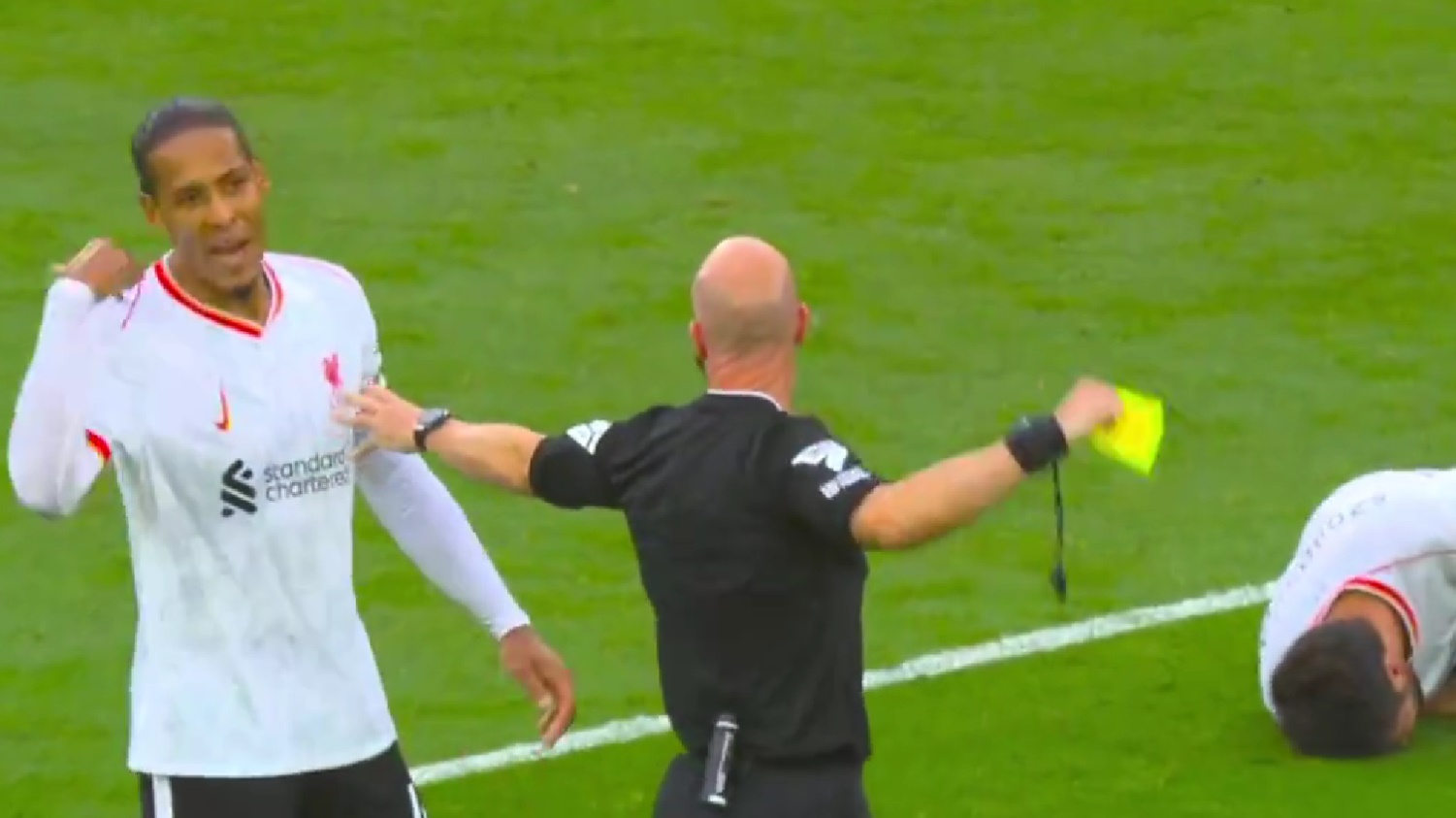 Τσαντίστηκε ο Φαν Ντάικ με Μαρτίνες: «Έλα να το κάνεις σε μένα αυτό!» (vid)