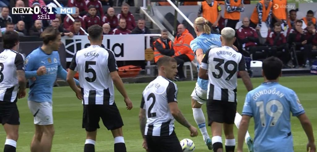 «Τυφλώθηκε» πάλι το VAR σε φάση της Σίτι: Ο Γκρίλις έριξε αγκωνιά και την γλύτωσε! (vid)