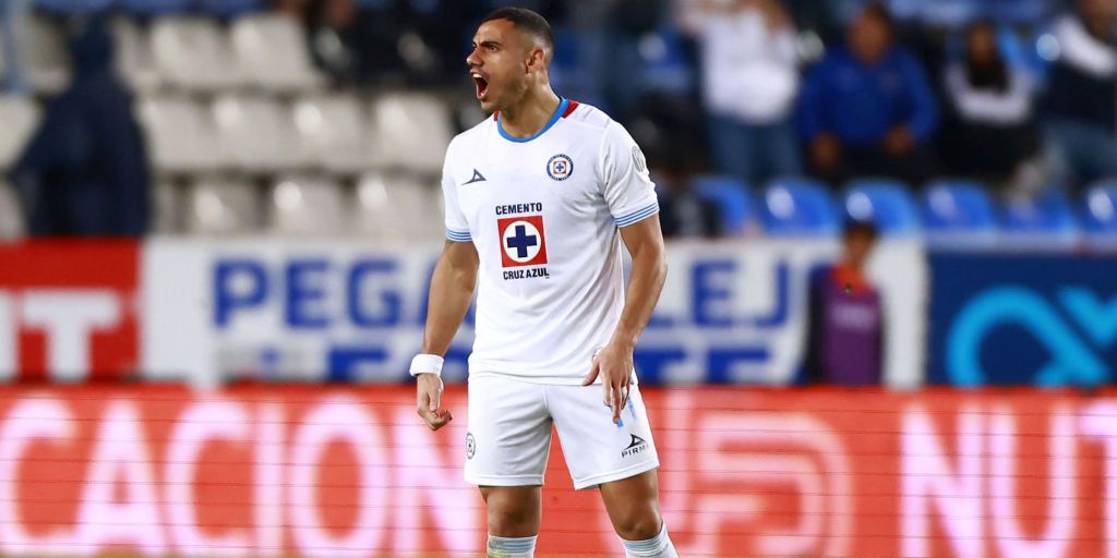 «Οργίασε» ο Γιακουμάκης – Διέλυσε την Πατσούκα με δύο γκολ και ασίστ (vid)