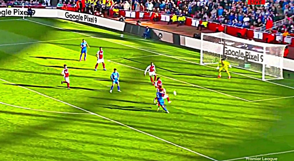 Ξανά ο Τζάστιν πληγώνει την Άρσεναλ, γκολάρα στο «Έμιρεϊτς» και 2-2 (vid)