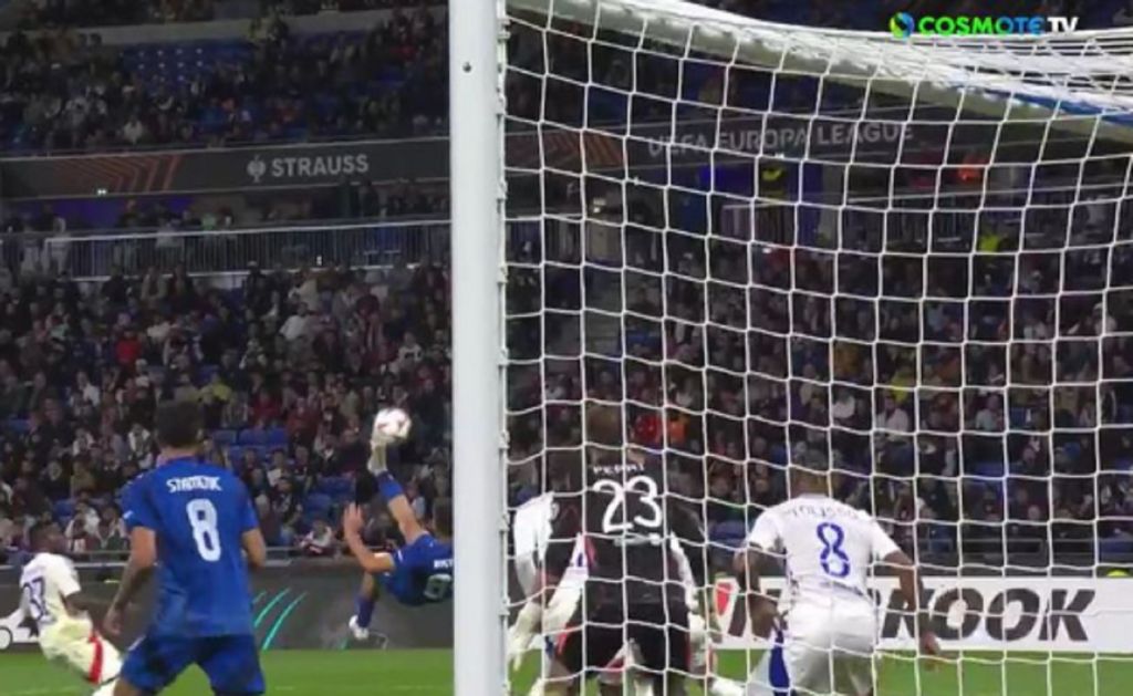 Εκατοστά στέρησαν από τον 17χρονο Κωστούλα το γκολ της ζωής του στο Λιόν (vid)