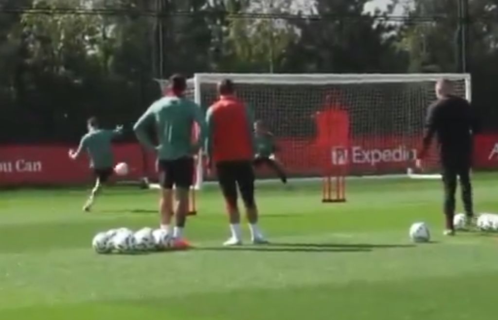 Λίβερπουλ: Ο Σλοτ «λιώνει» τους επιθετικούς του στην προπόνηση (vid)