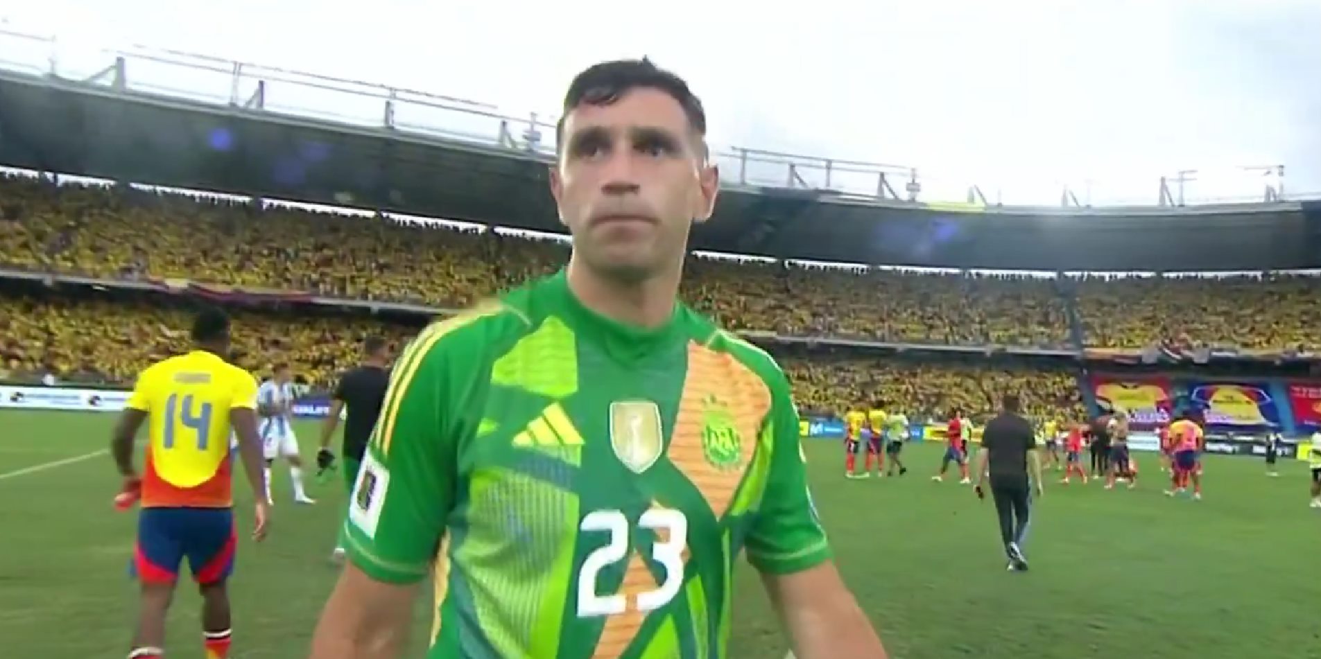 Έβγαλε κόμπλεξ και νεύρα ο Μαρτίνες μετά την ήττα της Αργεντινής: Παραλίγο να σπάσει κάμερα! (vid)