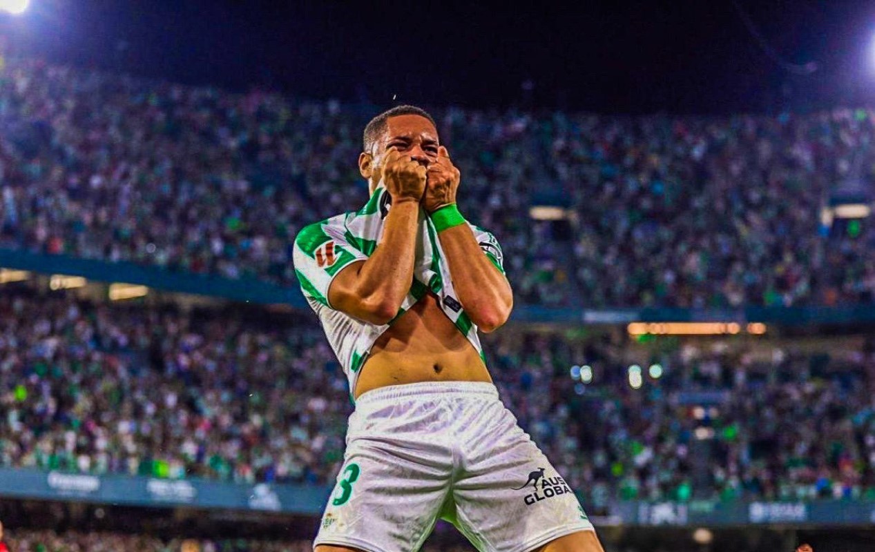 Έτσι απάντησε στην Μπαρτσελόνα – Ο «αποτυχημένος» σκόραρε και φίλησε το έμβλημα (vid)