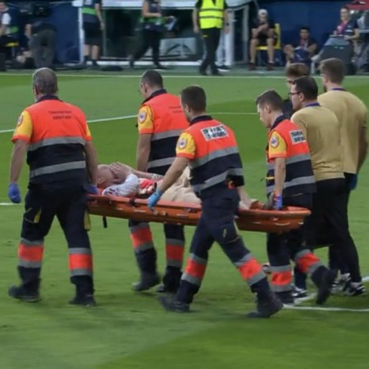 Σοκ στην Μπαρτσελόνα – Έφυγε με φορείο κλαίγοντας από το γήπεδο ο Τερ Στέγκεν! (vid)