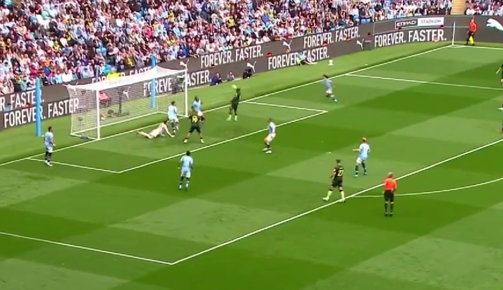 «Πάγωσε» το «Έτιχαντ» η Μπρέντφορντ μόλις στο 22ο δευτερόλεπτο! (vid)