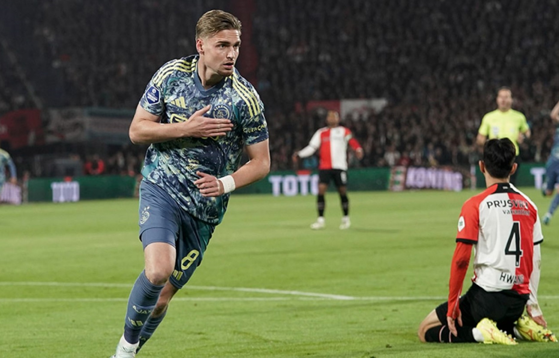 Ο Άγιαξ «καθάρισε» στο… μισάωρο την αήττητη Φέγενορντ! (vid)