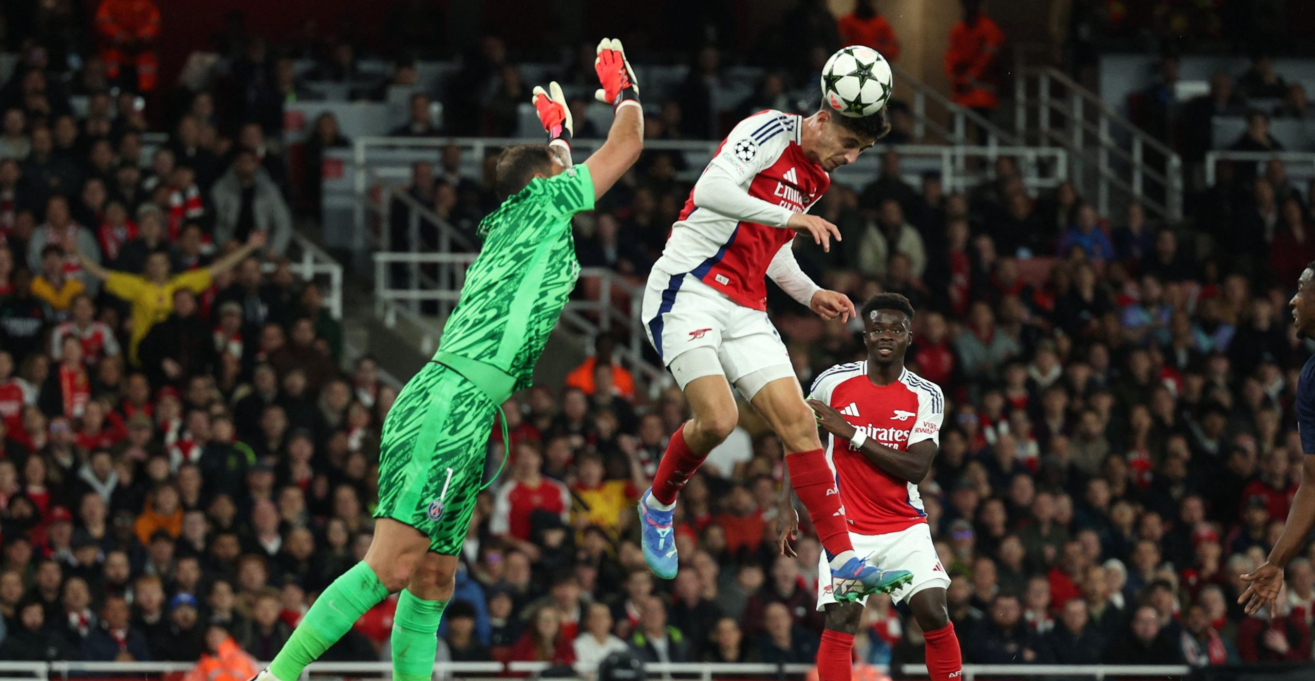 Πετάει και… νικάει η Άρσεναλ! (vids)