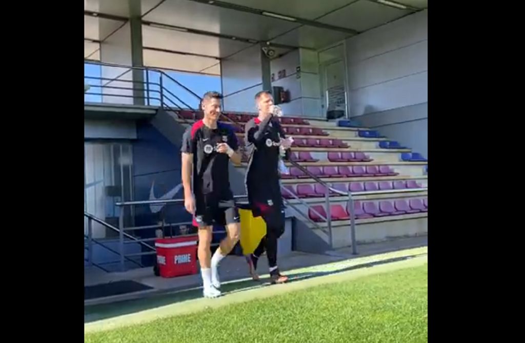 Μπαρτσελόνα: «Πρώτη» για τον Σέζνι με συνοδεία το φιλαράκι του (vid)