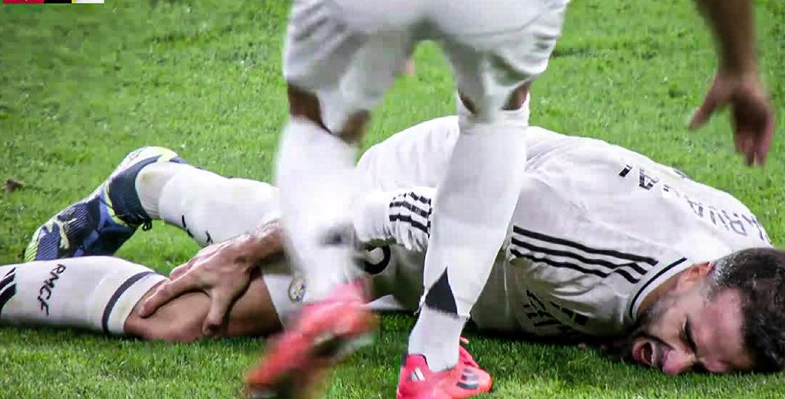 «Ηγέτης» Καρβαχάλ – Σφάδαζε από τους πόνους, αλλά ήταν ΕΚΕΙ για την σύζυγο του (pic)