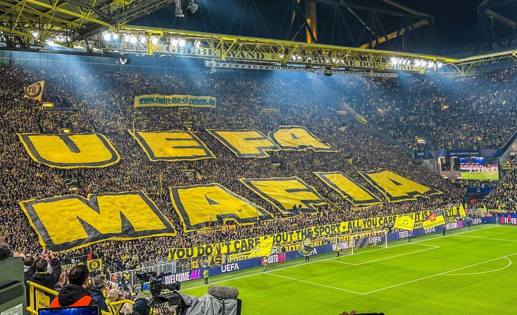 Η Ντόρτμουντ ξεφτίλισε την UEFA με το κορεό της! (pic)