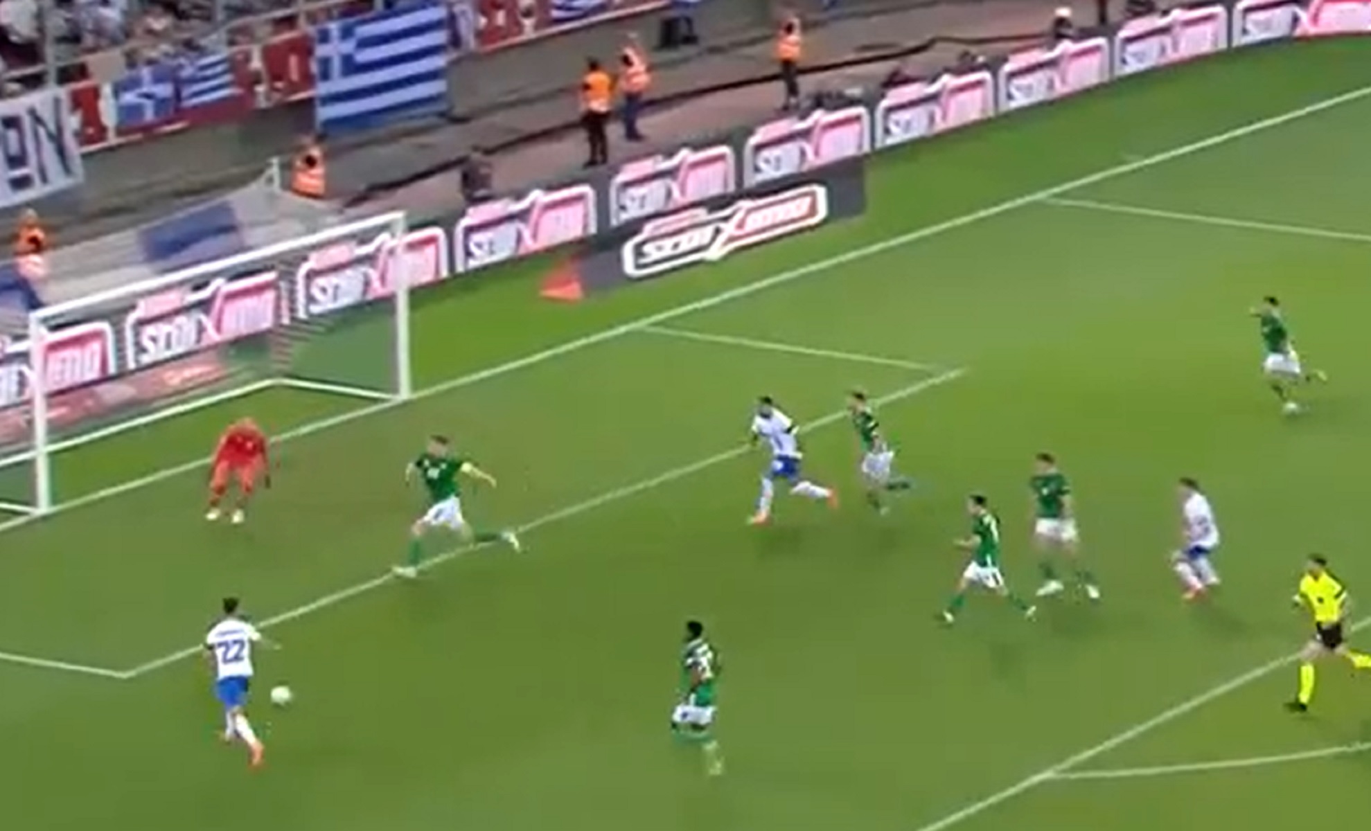 Ελλάδα – Ιρλανδία: «Έκρυψαν» τη μπάλα οι διεθνείς – Ο Κέλεχερ σταμάτησε τον Γιαννούλη (vid)