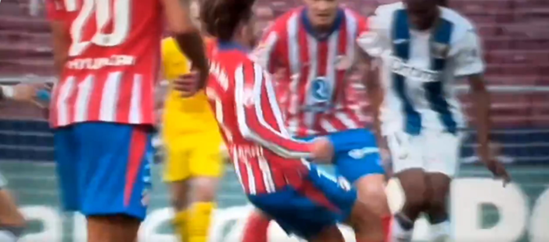 Ο Γκριεζμάν παραλίγο να αποβληθεί με τον πιο αστείο τρόπο: Τον έσωσε το VAR! (vid)