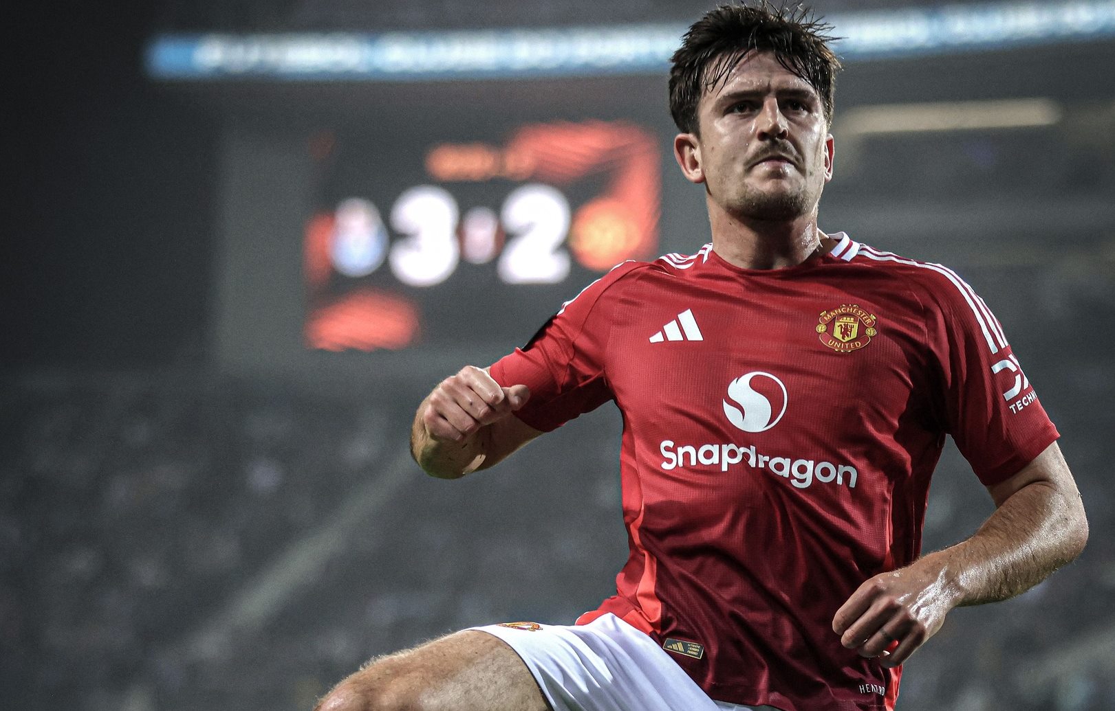 Η Γιουνάιτεντ έχει τον δικό της… μάγο: Ο Χάρι Μαγκουάιρ έσωσε το κεφάλι του Τεν Χαγκ! (vids)