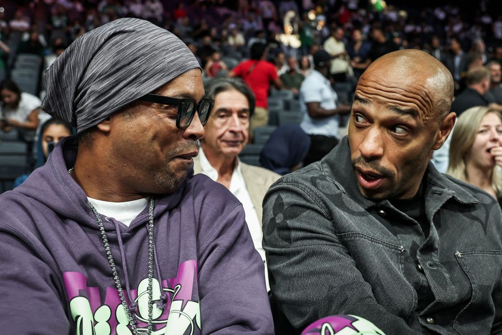 Κλάψτε ελεύθερα – Ανρί και Ροναλντίνιο αντάμωσαν σε αγώνα ΝΒΑ και «δάκρυσαν» από χαρά (vid)