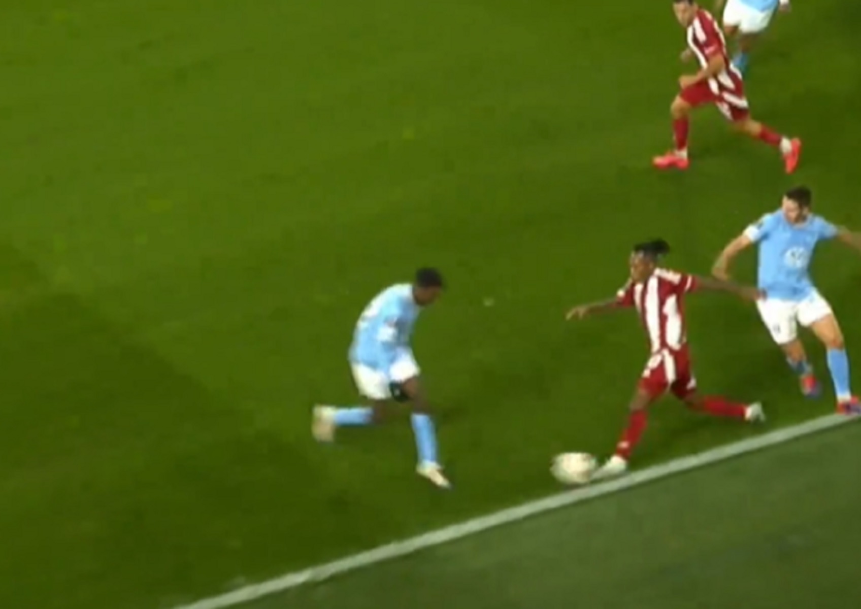 Τα social media του Ολυμπιακού έχουν… τρελαθεί με τη μαγική κούρσα του Ζέλσον Μάρτινς (vid)