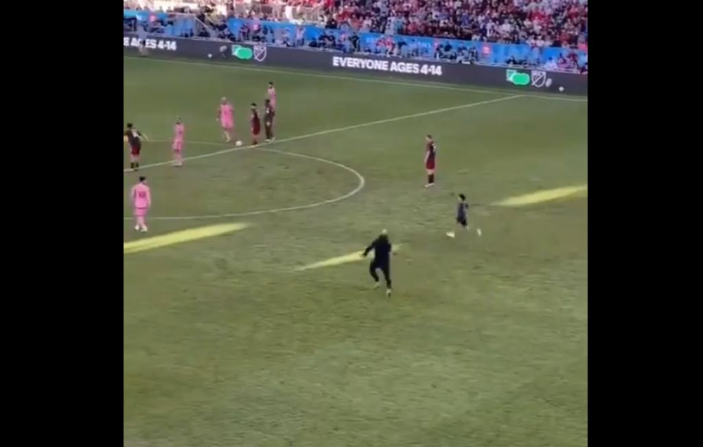 Απίθανο σπριντ του σωματοφύλακα του Μέσι – Τέτοιο δεν έχει κάνει ποτέ ο Αργεντινός (vid)