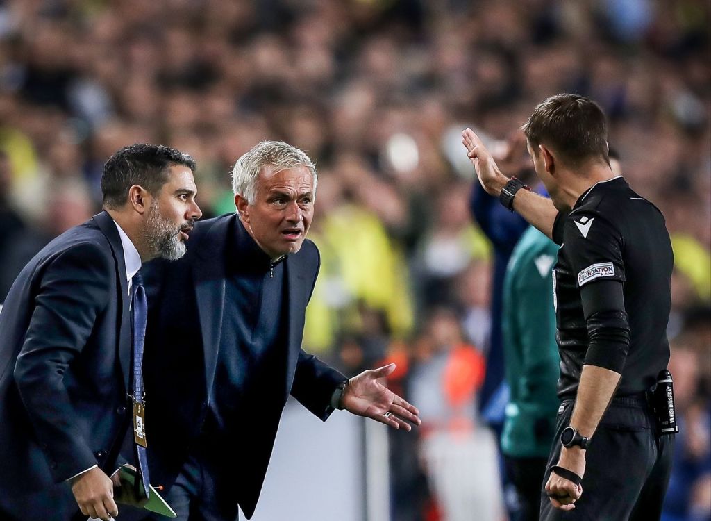 Ο Μουρίνιο μηδένισε Τεν Χαγκ και Γιουνάιτεντ με μια… ατάκα!