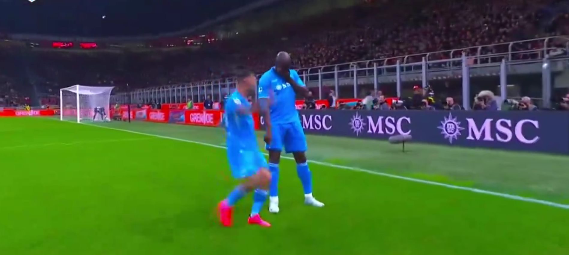 Μίλαν – Νάπολι: Άπιαστος ο Λουκάκου έκανε από νωρίς το 0-1! (vid)