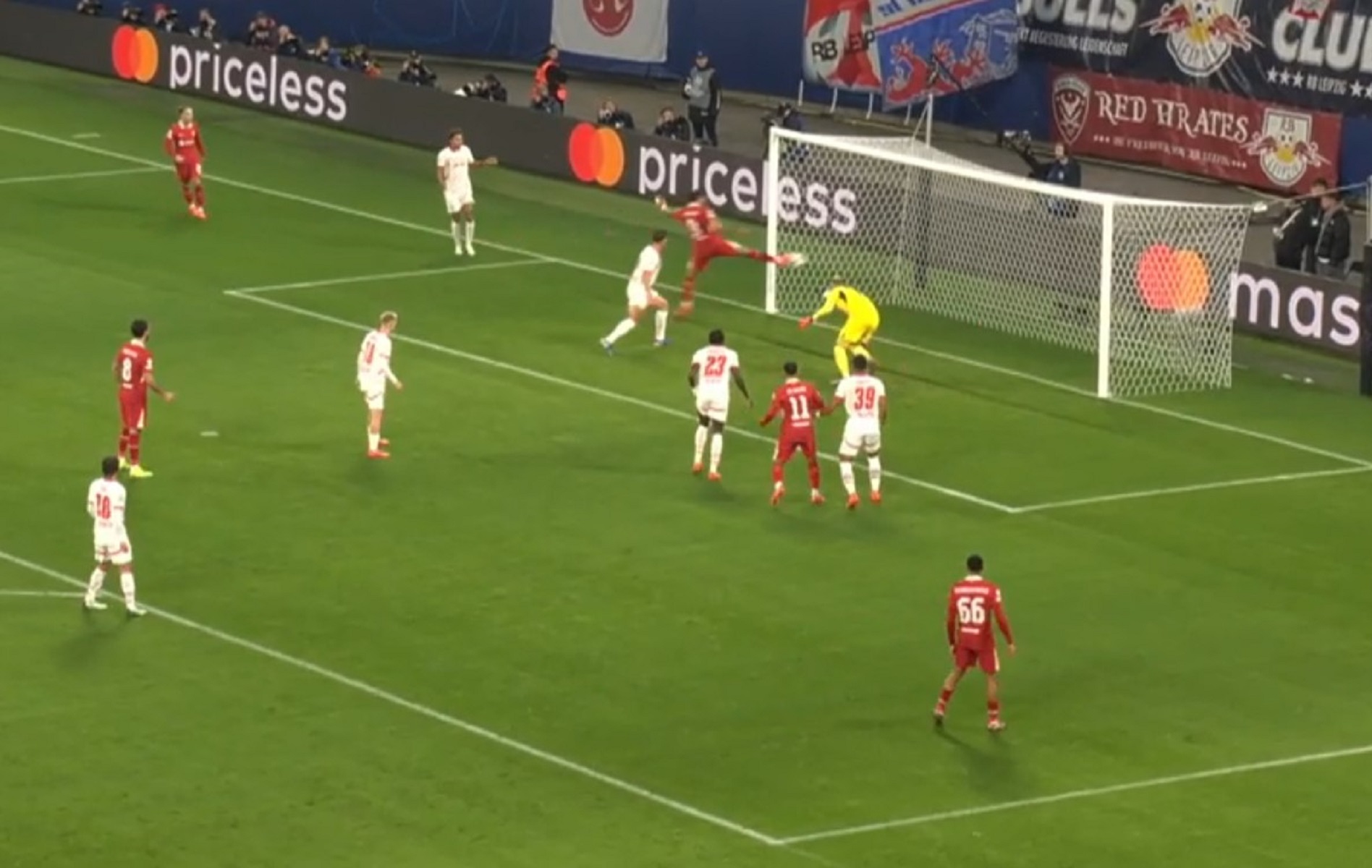 «Έκλεψε» την ασίστ του Τσιμίκα για το 1-0 ο Νούνιες! (vid)