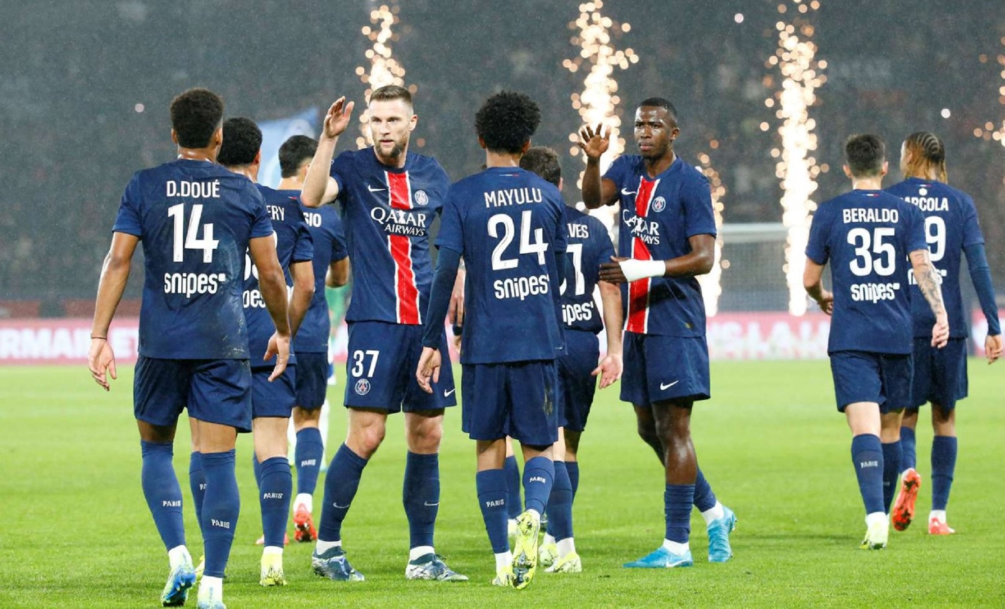 «Καθάρισε» άνετα και πάτησε κορυφή η Παρί! (vid)