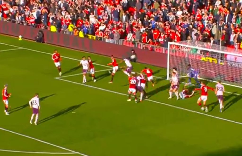 Η Μπρέντφορντ… παγώνει το Ολντ Τράφορντ – Έξαλλος ο Τεν Χαγκ (vid)