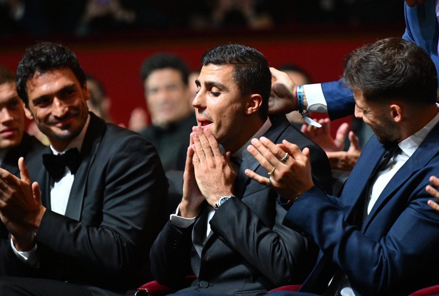 Ξέσπασμα Νέβιλ «Για αυτό πήρε ο Ρόντρι την Χρυσή Μπάλα! Η διαφορά με τον Βινίσιους»