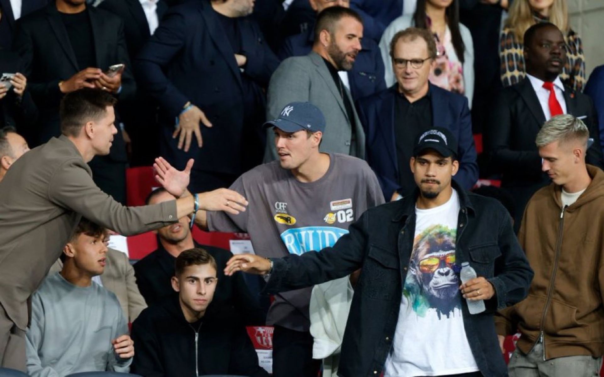 Στα επίσημα του Μονζουίκ ο νέος τερματοφύλακας της Μπαρτσελόνα (pics)