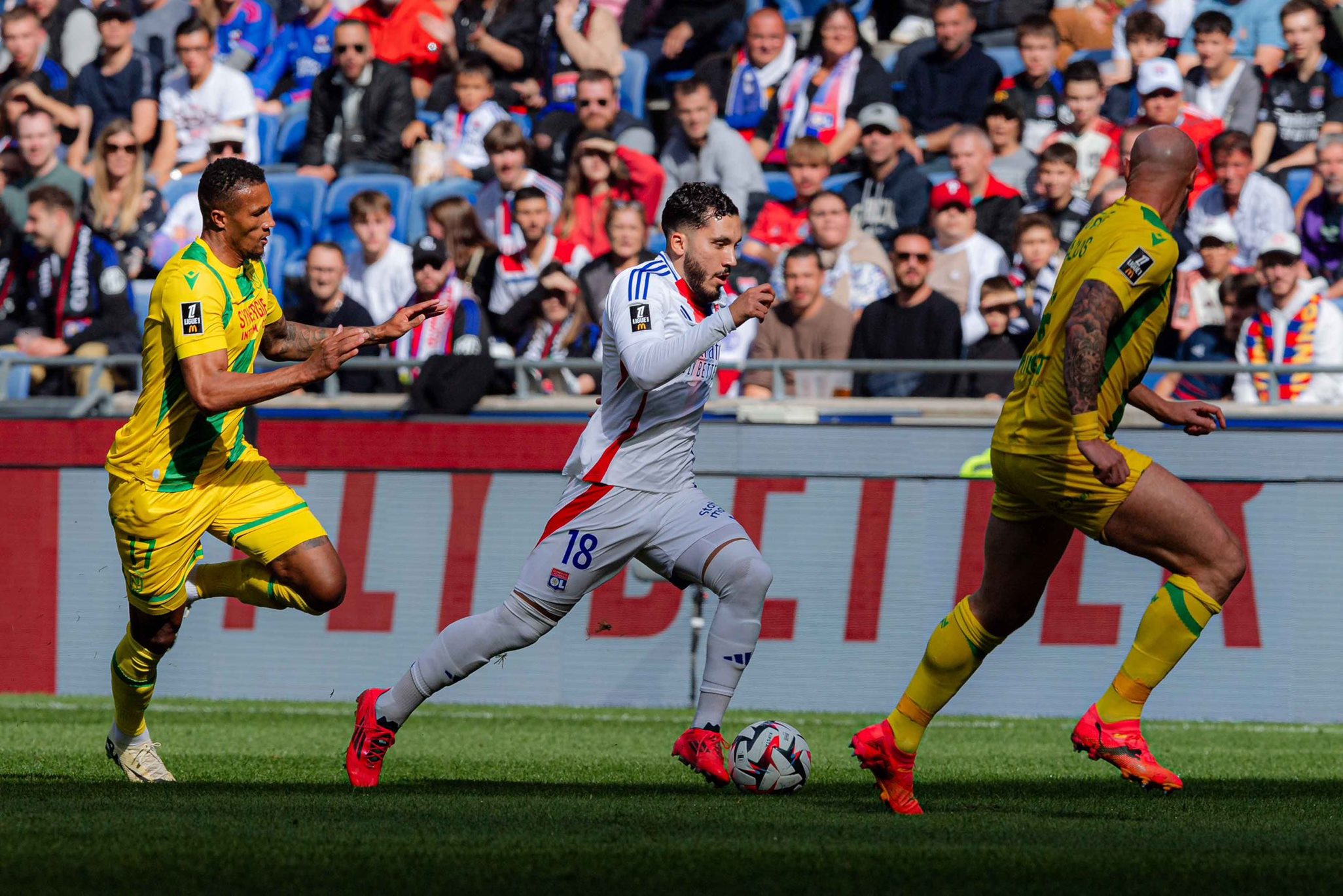 Ο Τσερκί χάζεψε όλη τη Γαλλία με τα μαγικά του! (vid)