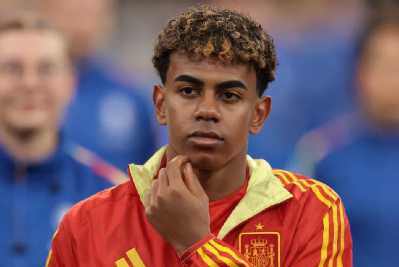 Ντε Λα Φουέντε σε Γιαμάλ: «Τι περιμένεις; Να σε πάρουν αγκαλιά και να σε φιλάνε;»