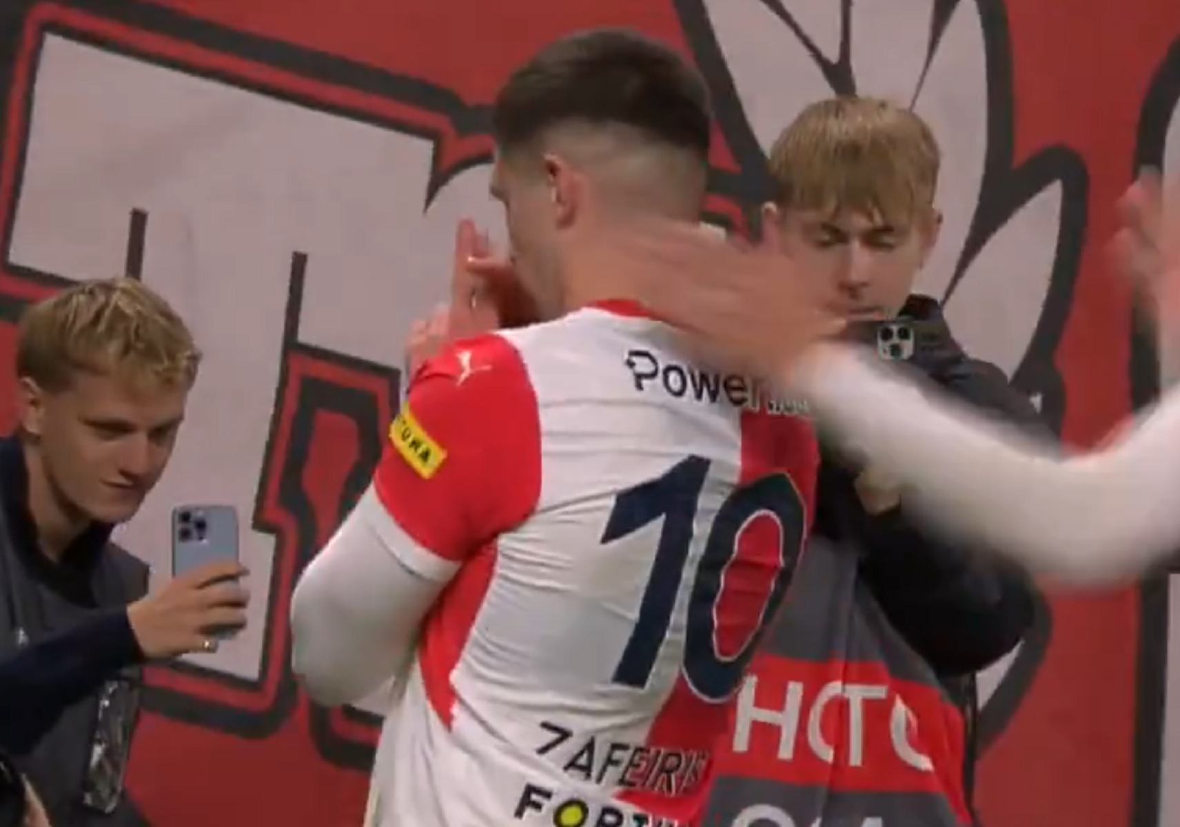 «Ζέσταμα» του Ζαφείρη για την Εθνική Ελλάδος με γκολάρα στο ντέρμπι της Πράγας (vid)