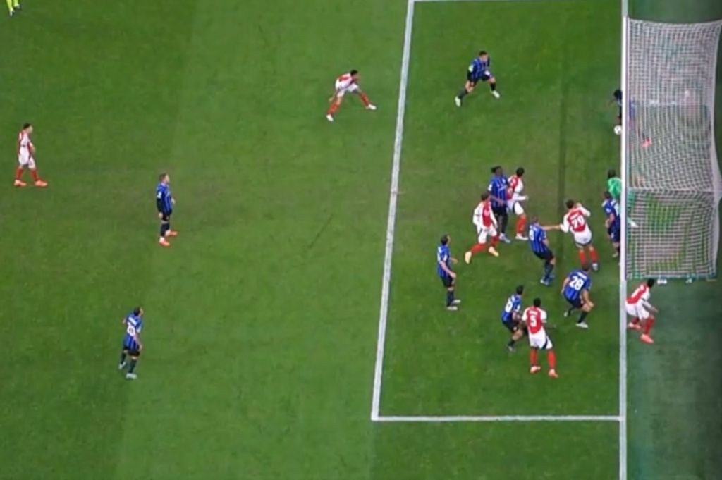 Πιέζει η Άρσεναλ – Σώζει την Ίντερ στη γραμμή ο Ντάμφρις! (vid)