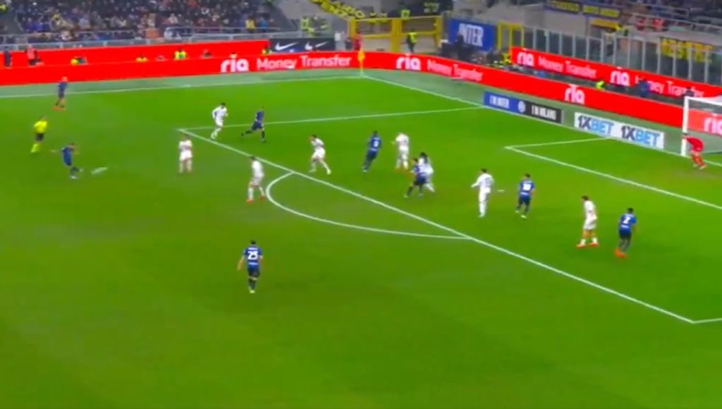 Η οβίδα του Τσαλχάνογλου… διέλυσε το τέρμα της Νάπολι (vid)