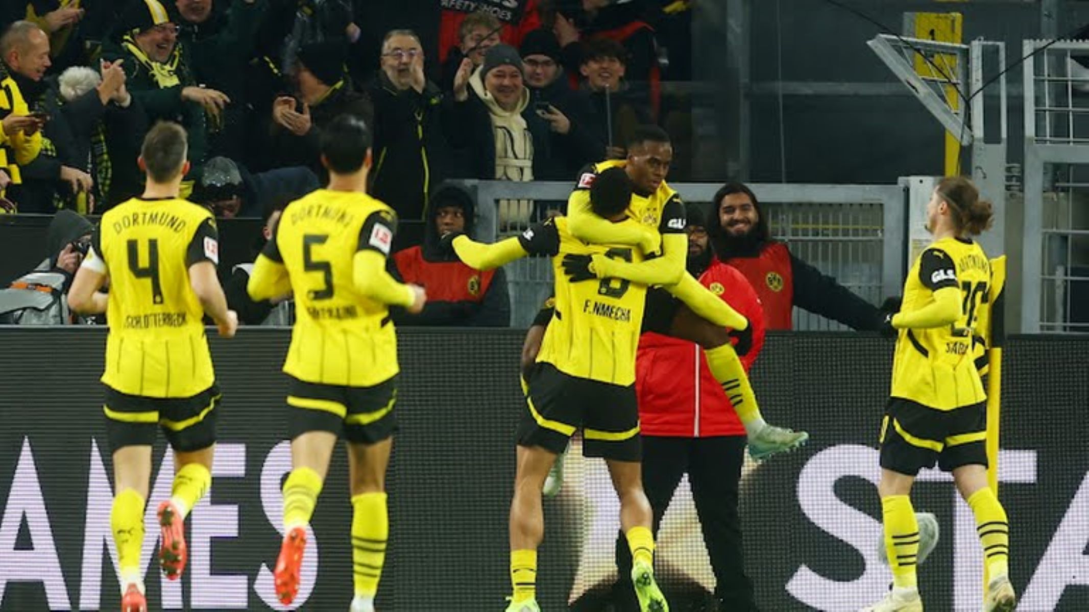 O Γκίτενς εξέθεσε την άμυνα της Μπάγερν – Μπροστά η Ντόρτμουντ (vid)