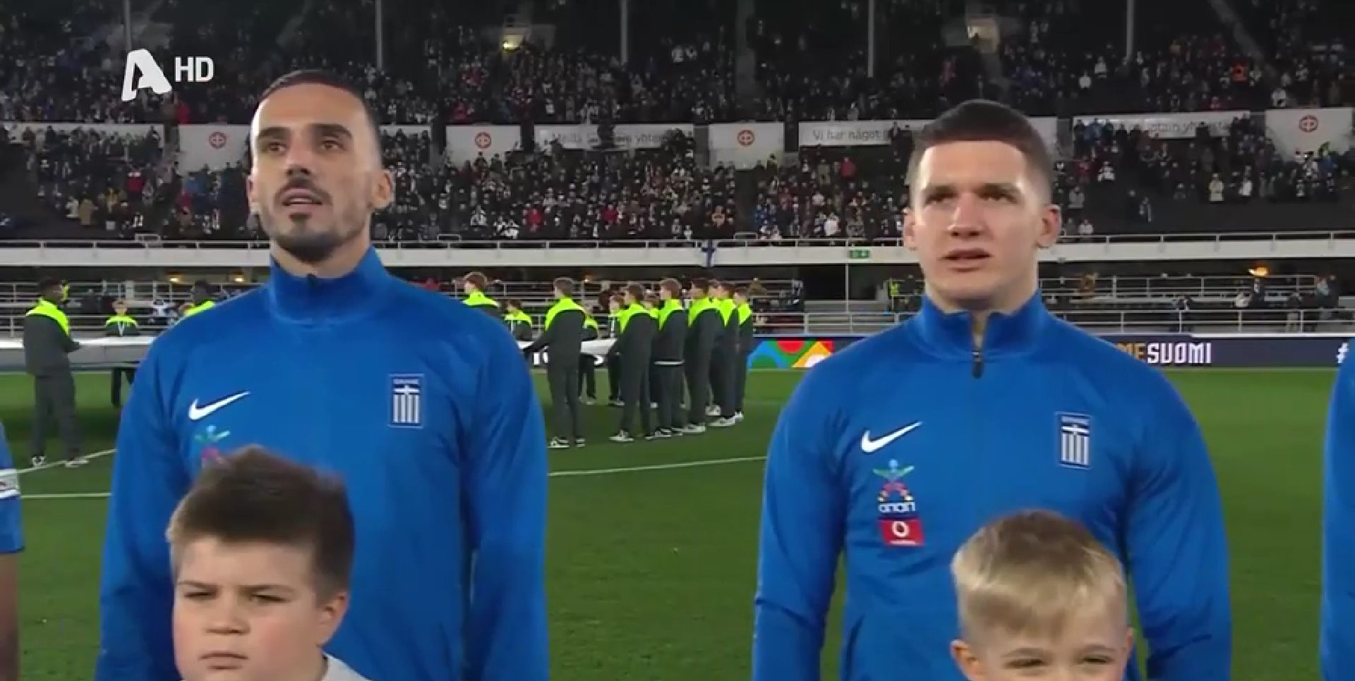 Εθνική Ελλάδος: Η τρίχα κάγκελο την ώρα του Εθνικού ύμνου! (vid)