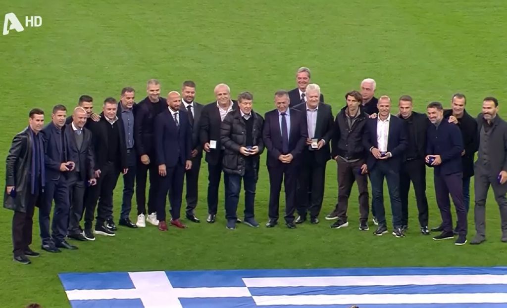 Βραβεύτηκαν οι Legends – Ο Ρεχάγκελ αποθέωσε τη σημερινή Εθνική (vid)