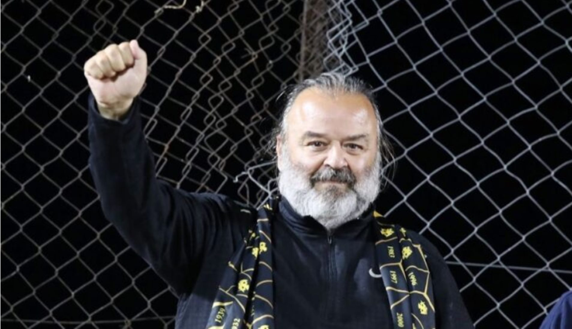 O Ηλιόπουλος άφησε… ξερούς τους διεθνείς: Τους δίνει 300.000 ευρώ αν νικήσουν πάλι την Αγγλία!