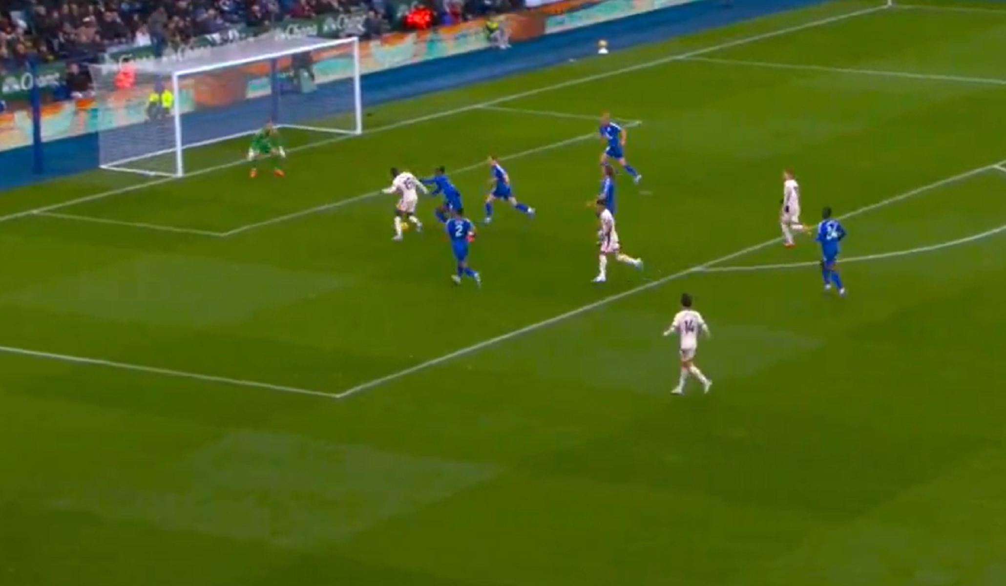 O Τζάκσον πήρε… παραμάζωμα τον Φαέζ και τον… πέταξε στα δίχτυα της Λέστερ (vid)