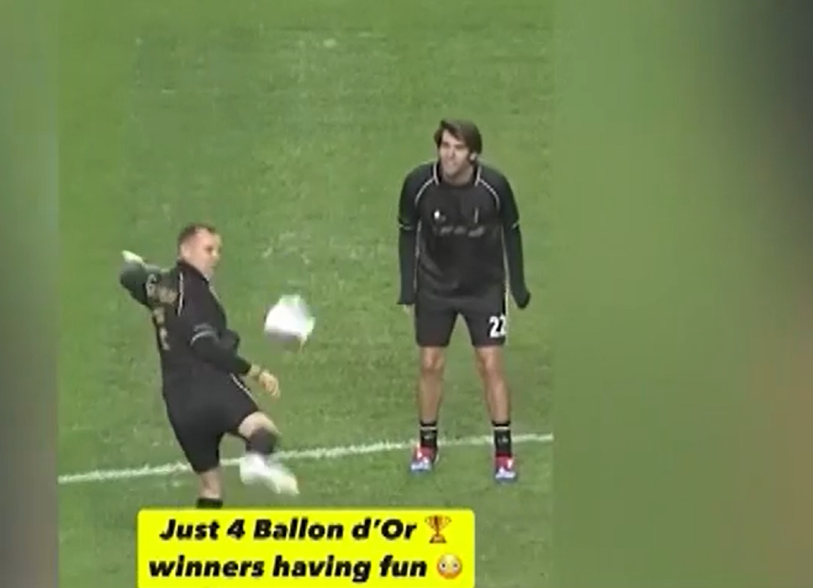 Η τέχνη δε ξεχνιέται: Τέσσερις Χρυσές Μπάλες και μαγεία στο χορτάρι (vid)