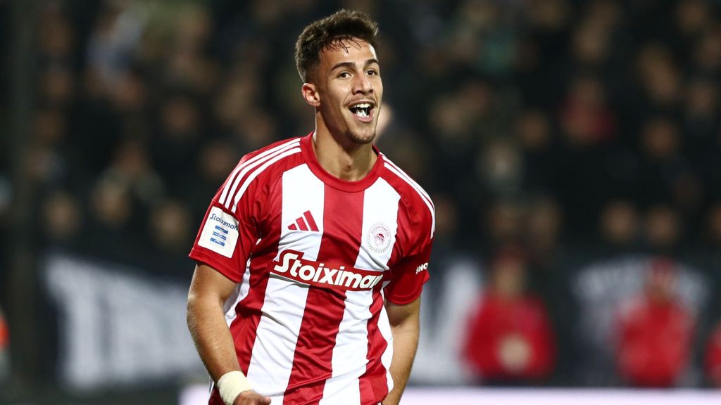 Ολυμπιακός: Ο χαρισματικός Κωστούλας… εξαφάνισε τον Γιάρεμτσουκ από τον χάρτη