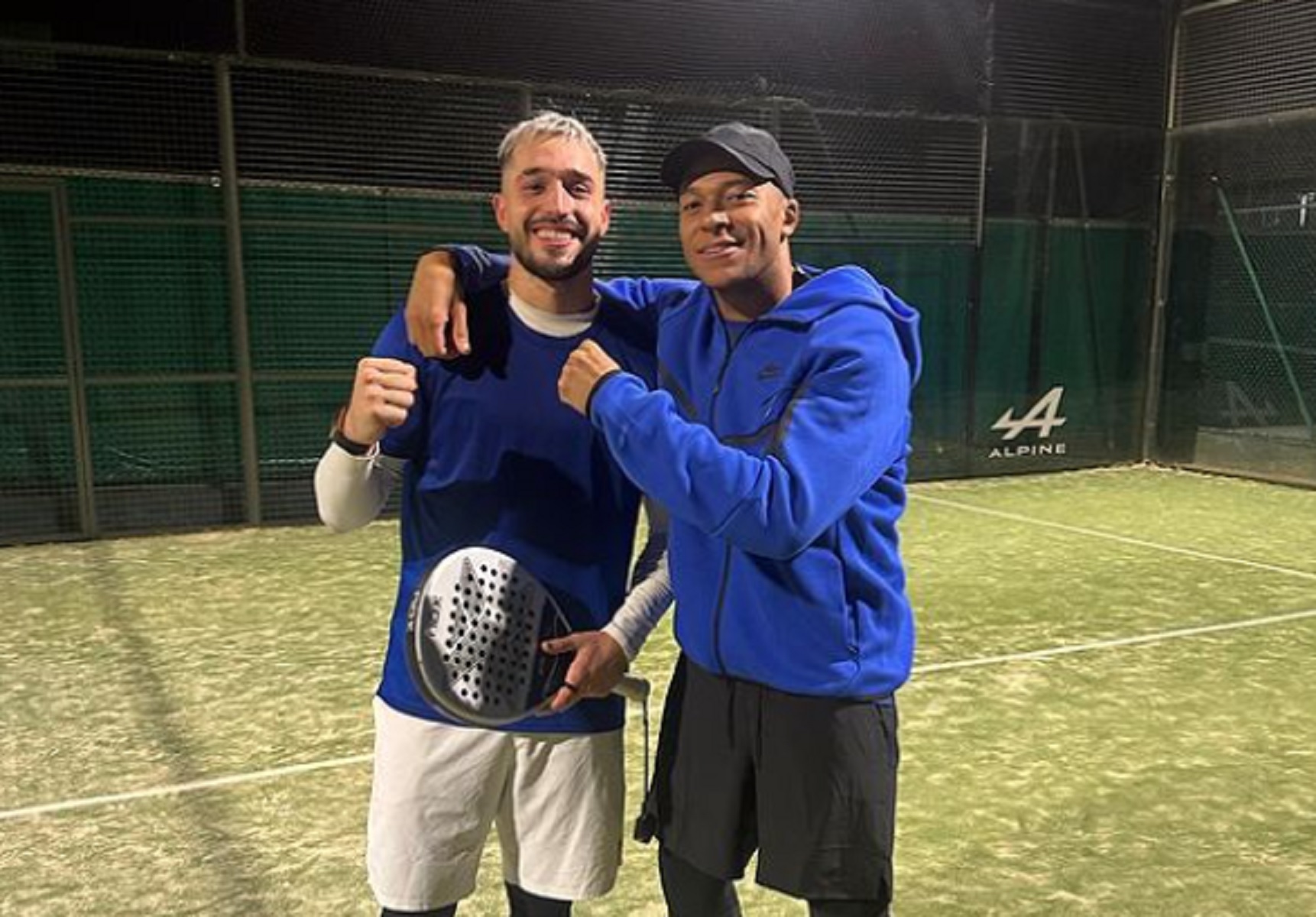 Χαλαρός ο Μπαπέ χωρίς υποχρεώσεις – Πάντελ και playstation στο Παρίσι (pics)