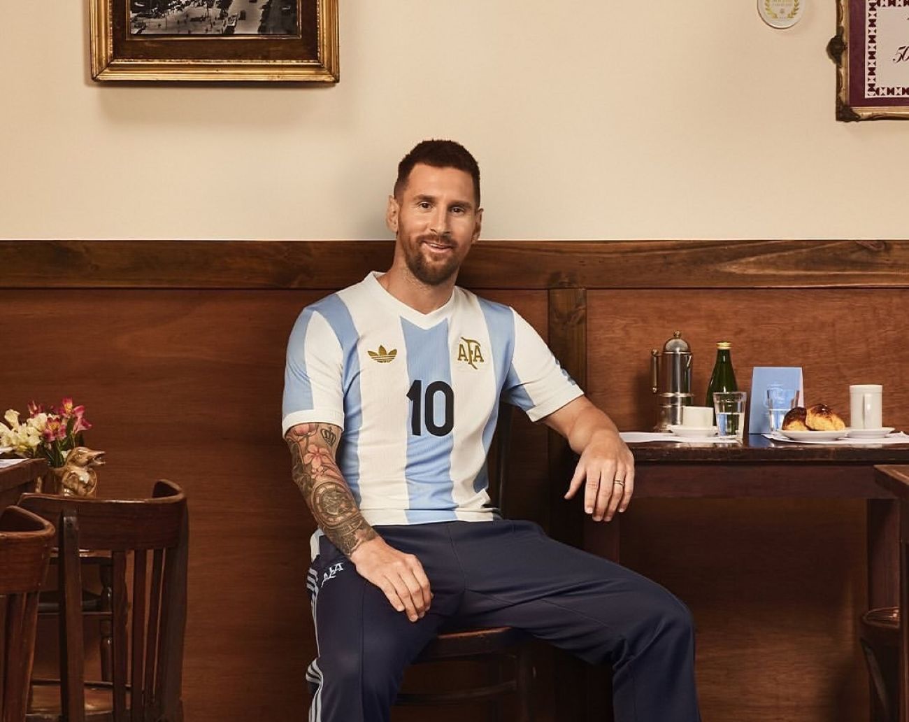 Αργεντινή: Φανέλα… μύθος για τα 50 χρόνια με την Adidas – Ποζάρει ο Μέσι! (vid)