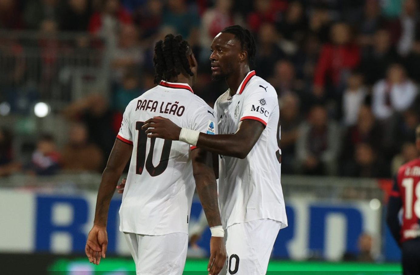 Βιάστηκε να χαμογελάσει η Μίλαν και την πάτησε στο τέλος! (vid)