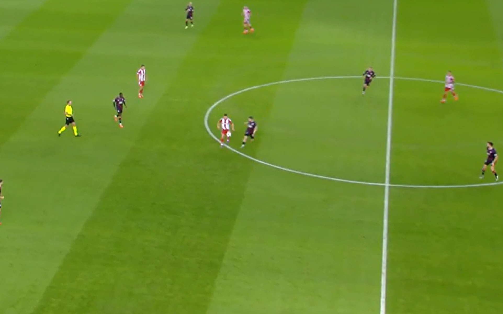 «Καντάρια» μπάλας ο Μουζακίτης – Μαγική ενέργεια του μικρού του Ολυμπιακού (vid)